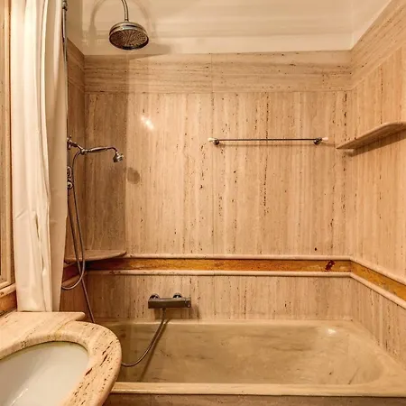Spagna/trevi - Elegant And Refined *