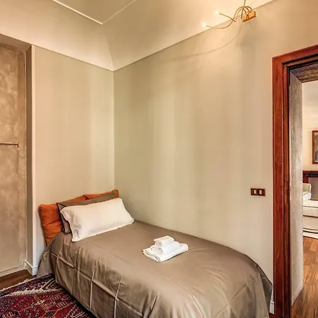 Spagna/trevi - Elegant And Refined *